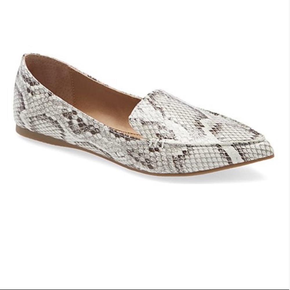 Steve Madden Feather Flats